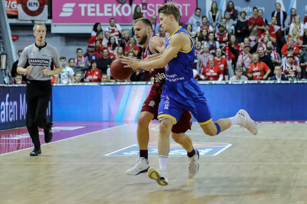 詹姆斯和安 詹姆斯和安